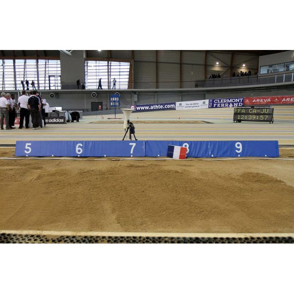 Distance indicator board in foam for long jump
