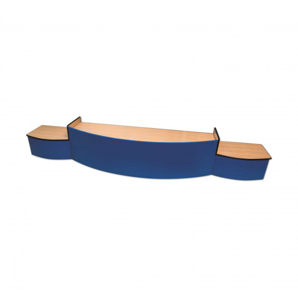 Juges table in curved line design